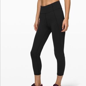Lululemon Time To Sweat Crop 23” in Black